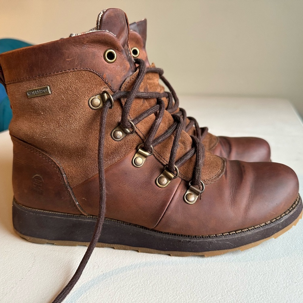 Kamik hiking boots